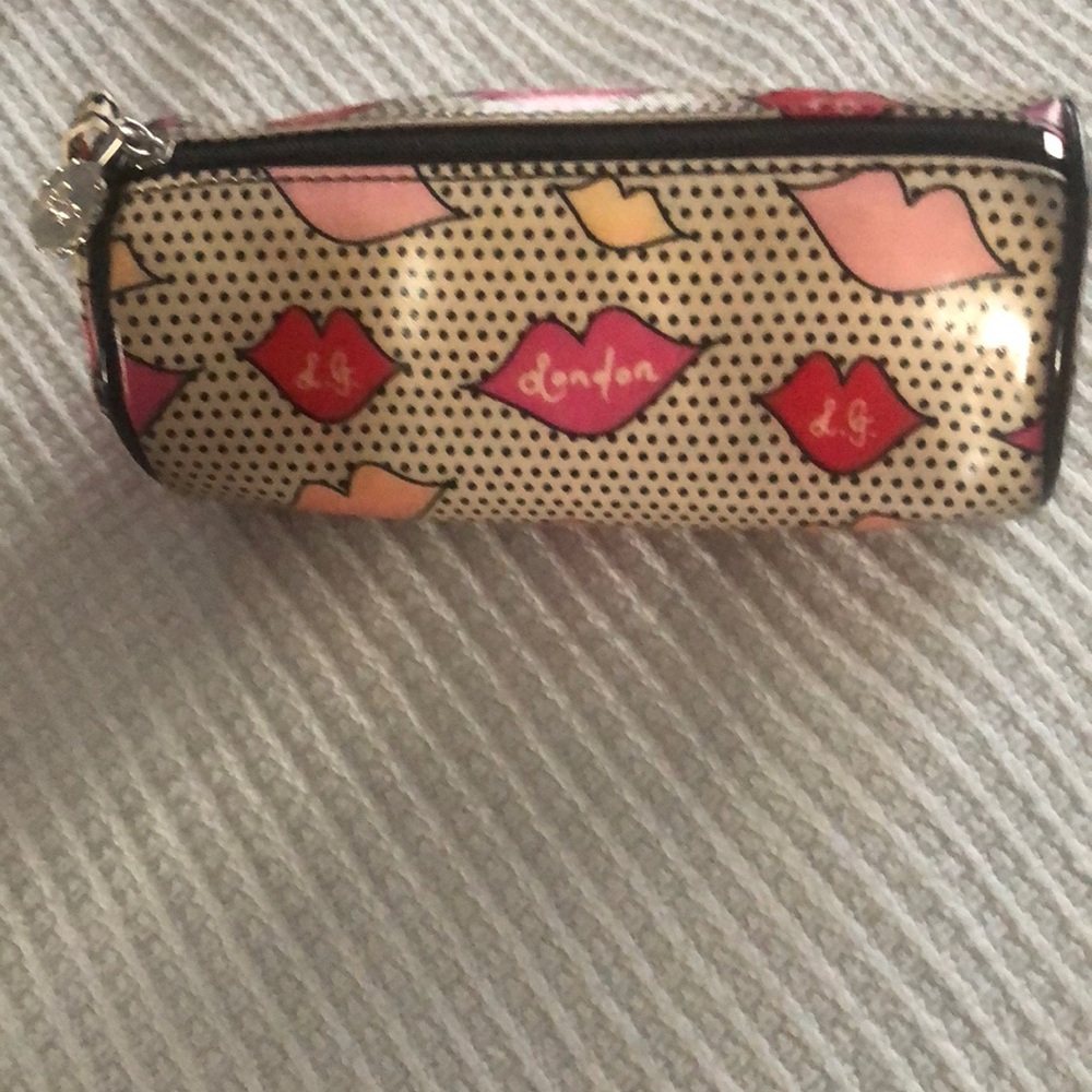 Pink and Red Lip Motif Cosmetic 💼